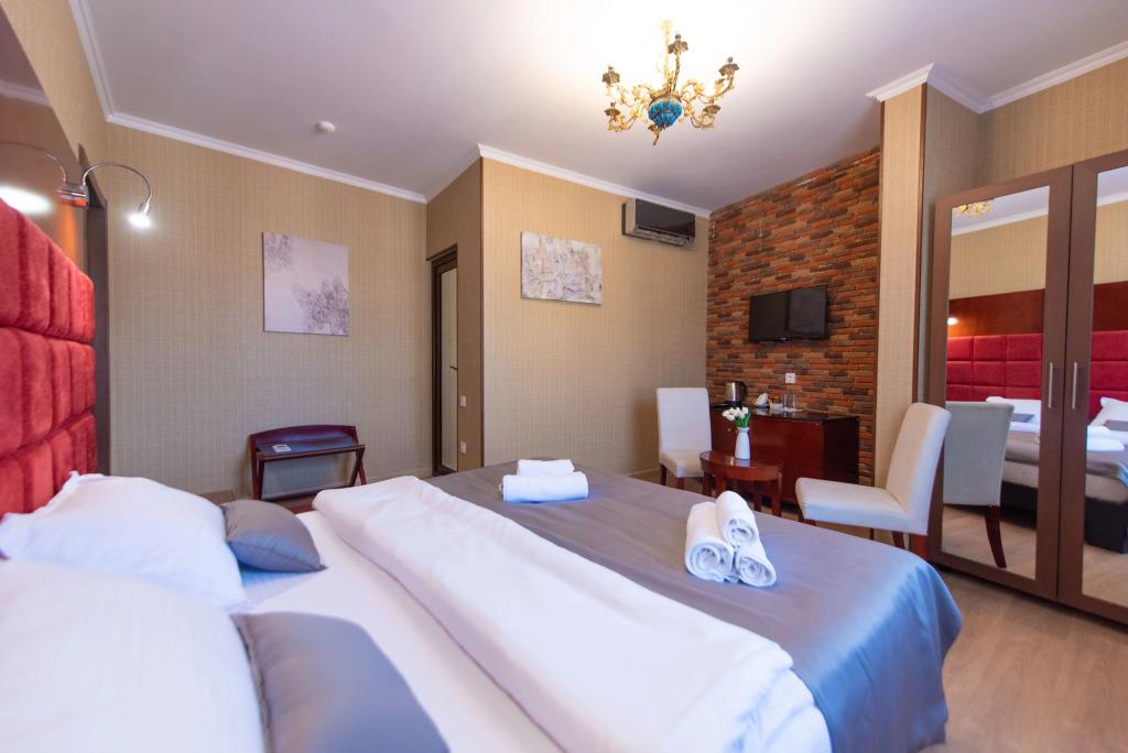 Kraveli Hotel 3*