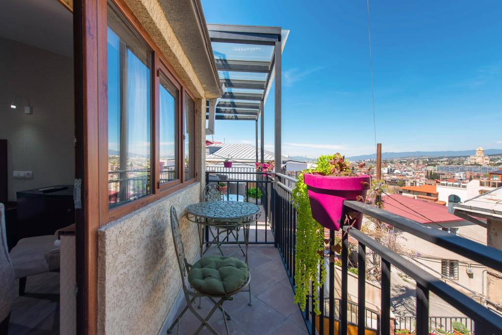Kraveli Hotel 3*