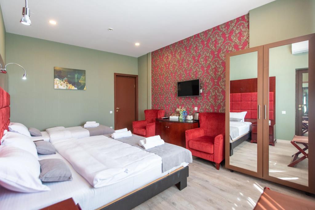 Kraveli Hotel 3*