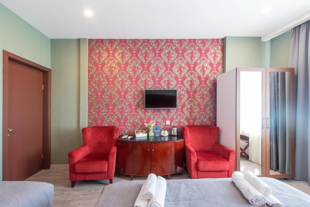 Kraveli Hotel 3*