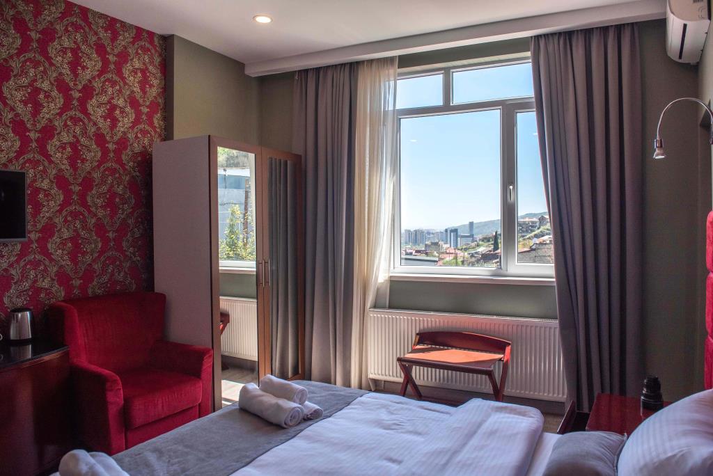 Kraveli Hotel 3*