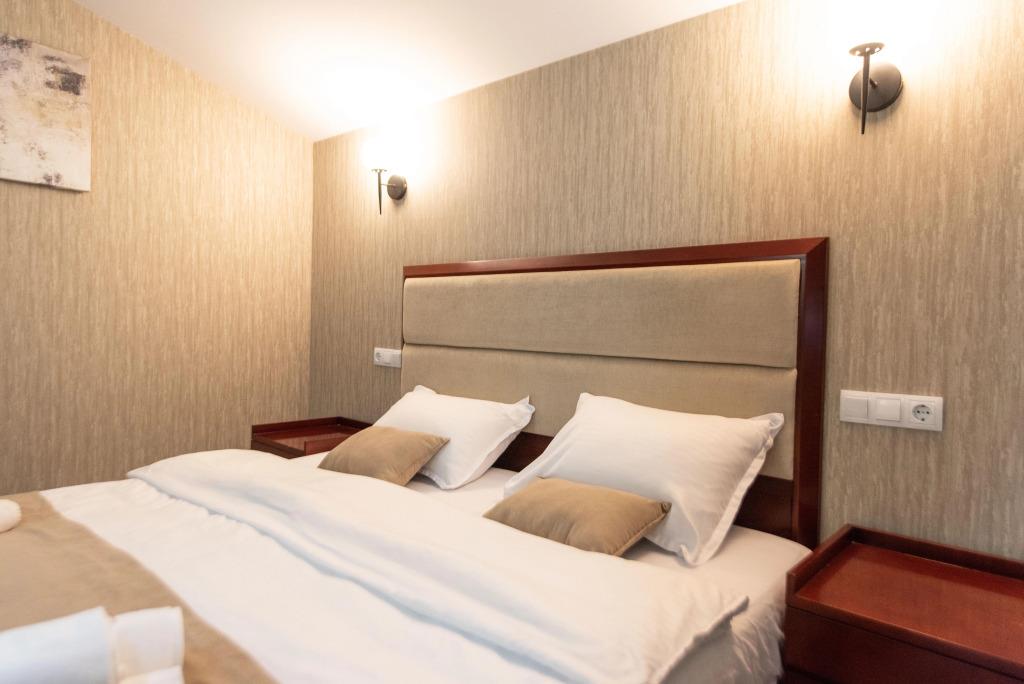 Kraveli Hotel 3*