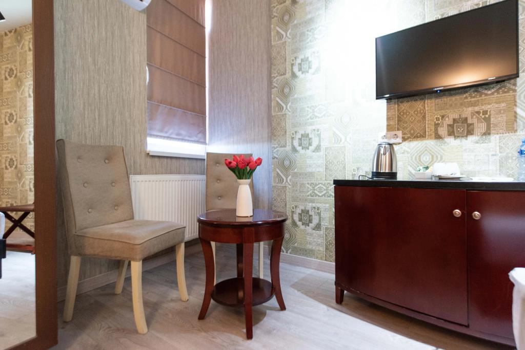 Kraveli Hotel 3*