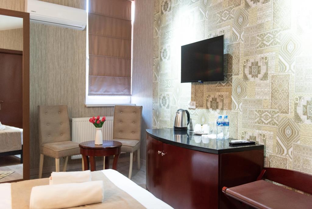 Kraveli Hotel 3*