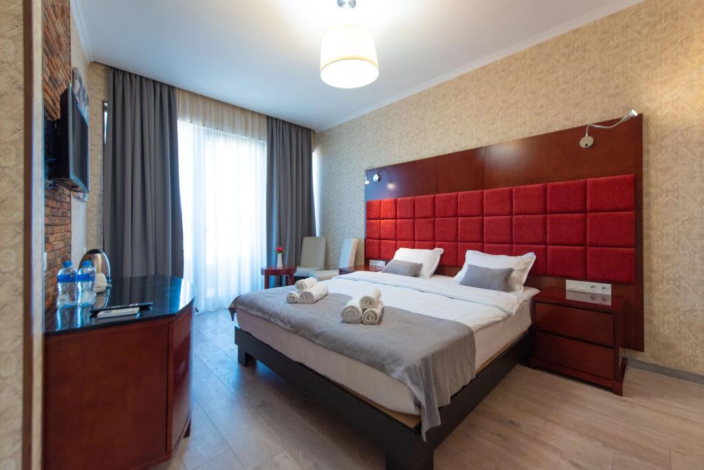Kraveli Hotel 3*