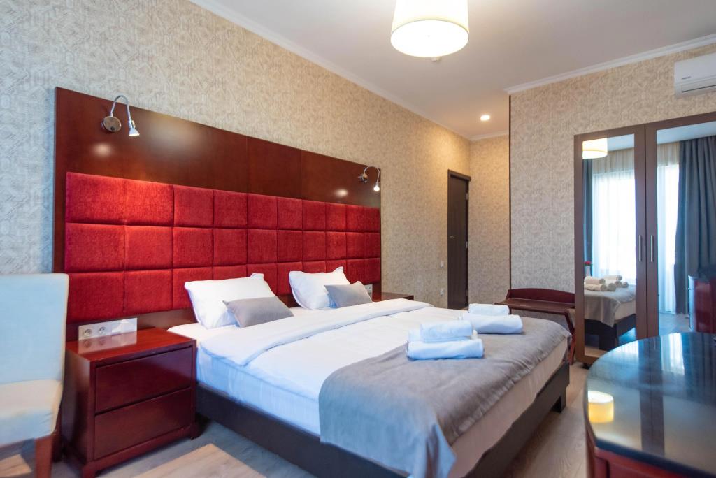 Kraveli Hotel 3*
