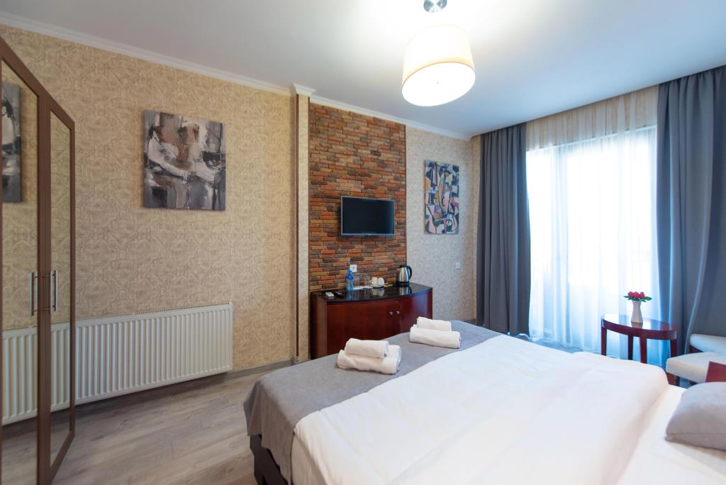 Kraveli Hotel 3*