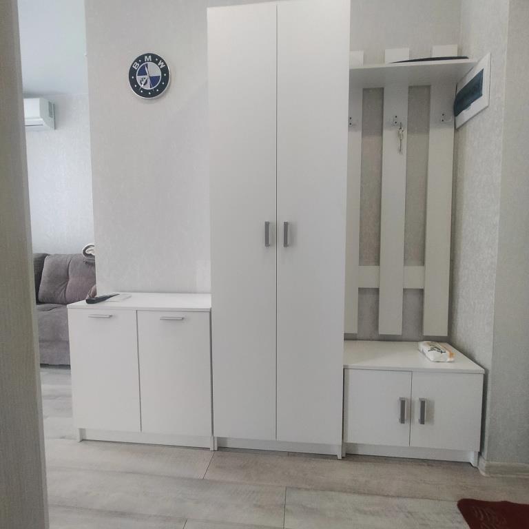 Na Ulitse Molodogvardeyskoy 2/80 Flat 0*
