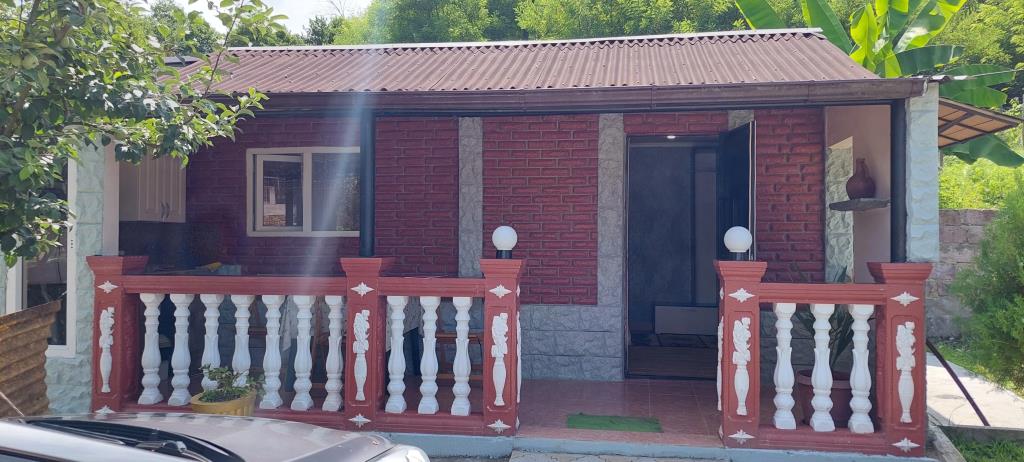 S Vidom na Gory Luchana Private House 0*
