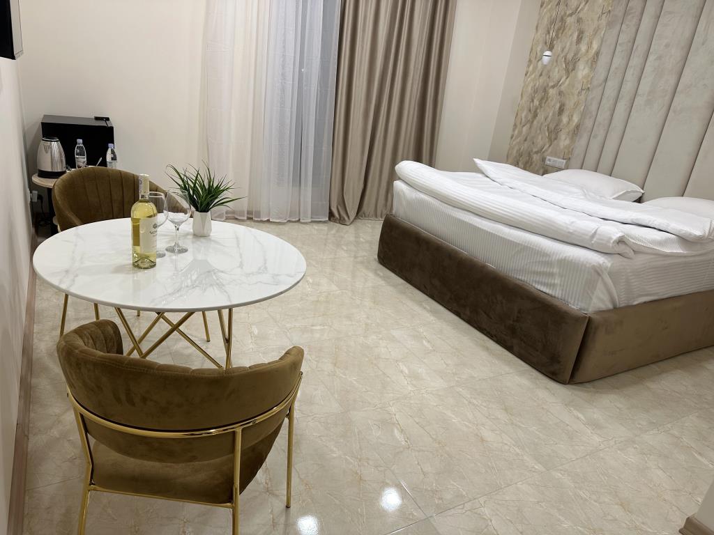 Luxe Plaza Hotel 3*