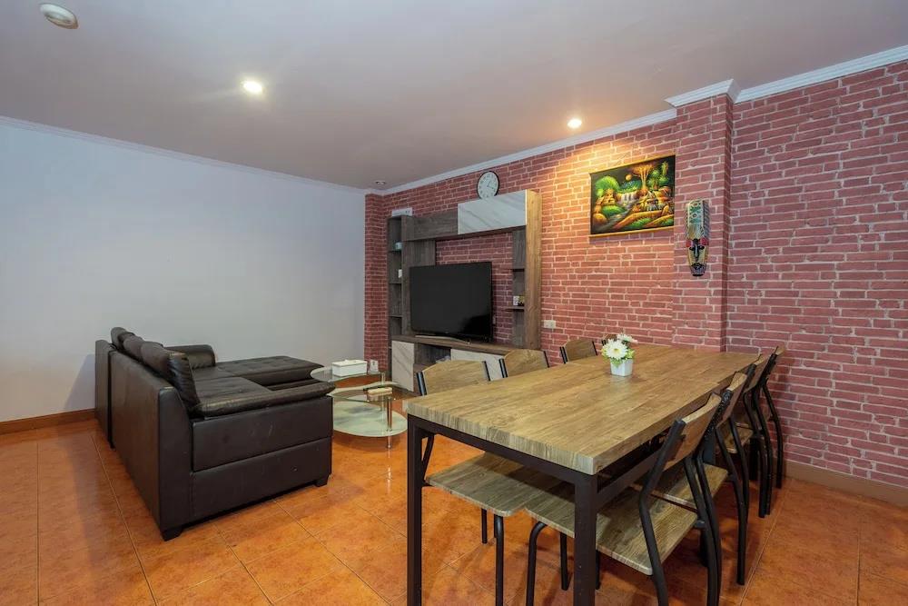 Patong Central Residence & Apartment 0*