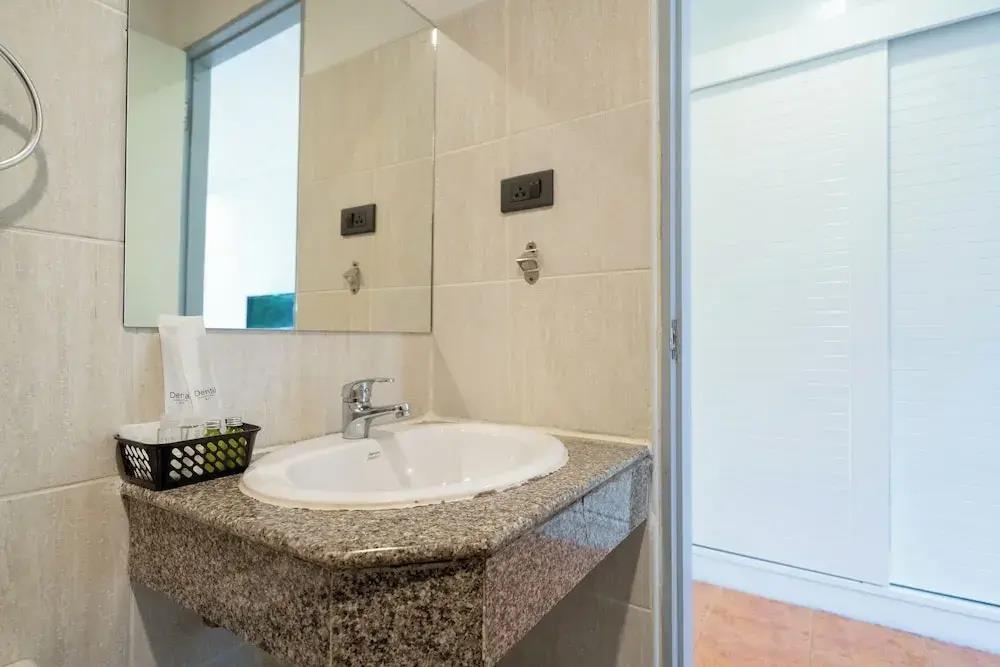 Patong Central Residence & Apartment 0*