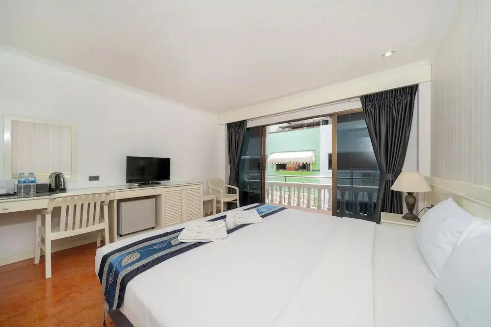 Patong Central Residence & Apartment 0*