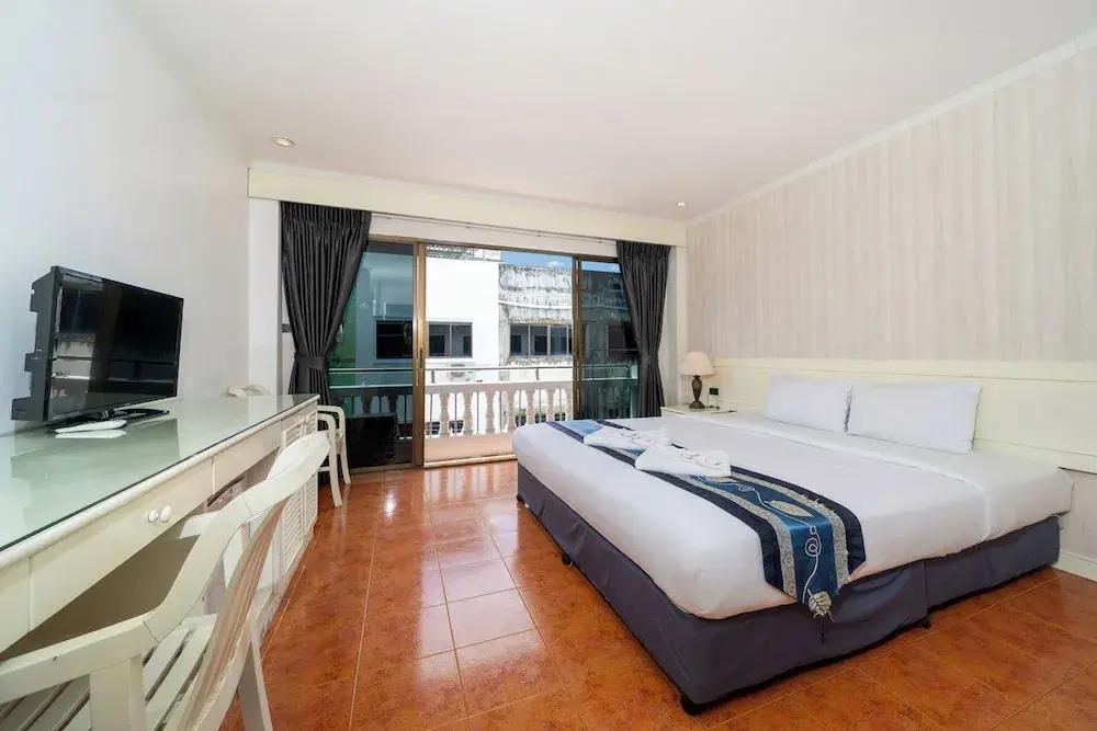 Patong Central Residence & Apartment 0*