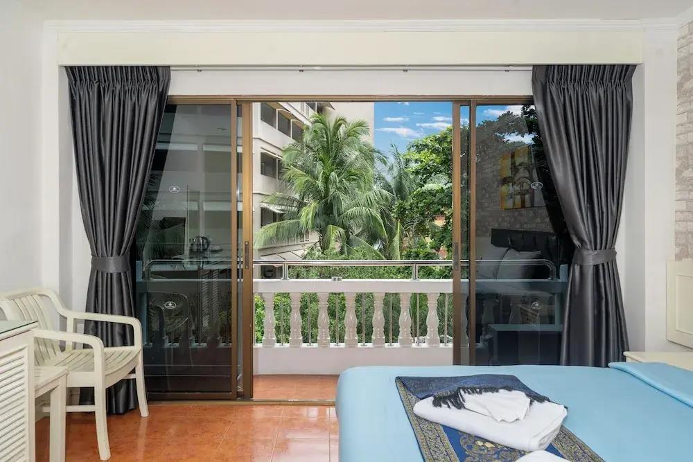 Patong Central Residence & Apartment 0*