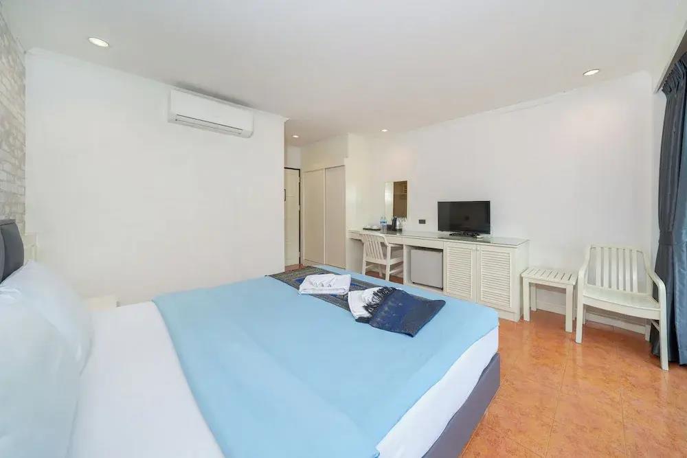 Patong Central Residence & Apartment 0*