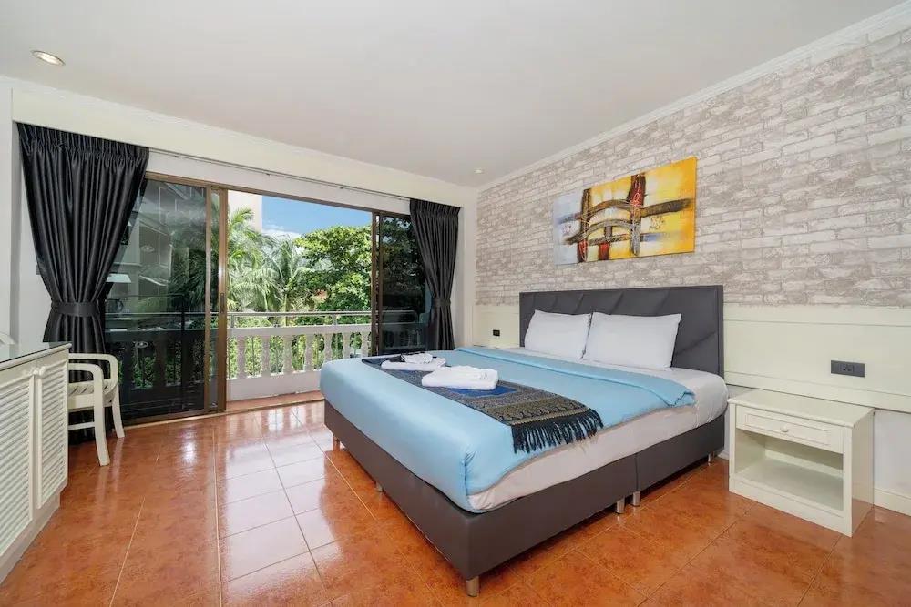 Patong Central Residence & Apartment 0*