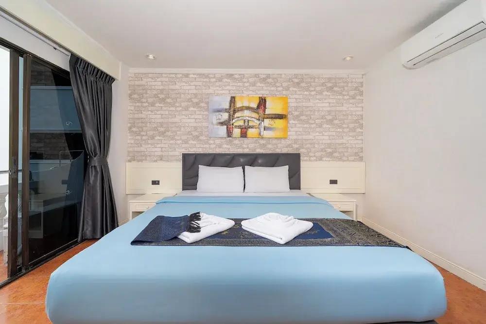 Patong Central Residence & Apartment 0*