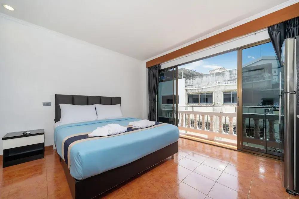 Patong Central Residence & Apartment 0*