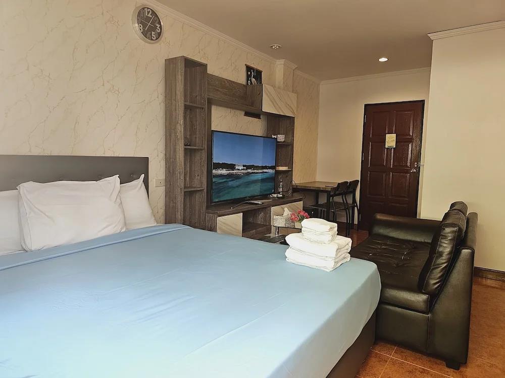 Patong Central Residence & Apartment 0*