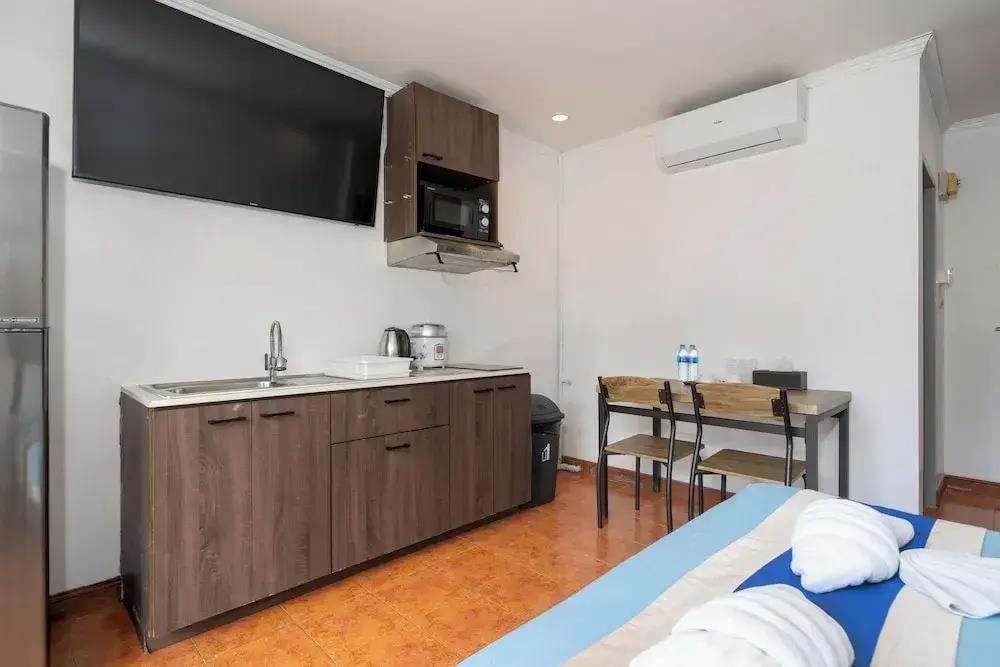 Patong Central Residence & Apartment 0*