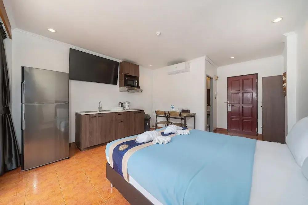 Patong Central Residence & Apartment 0*