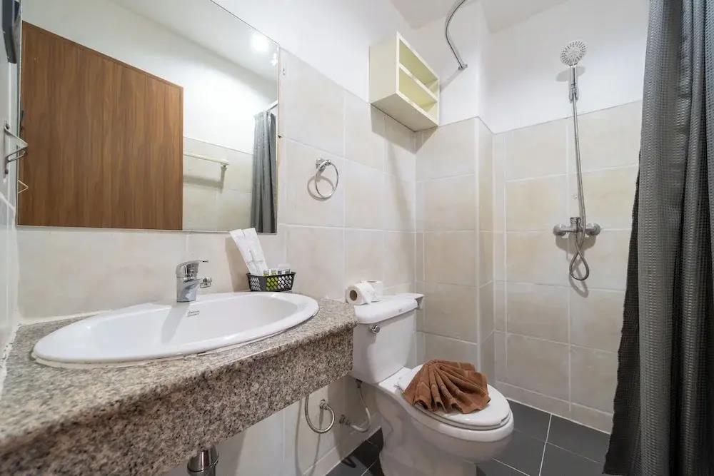 Patong Central Residence & Apartment 0*