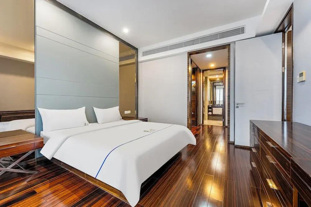 eStay Residence - Poly World Trade Center Guangzhou 0*