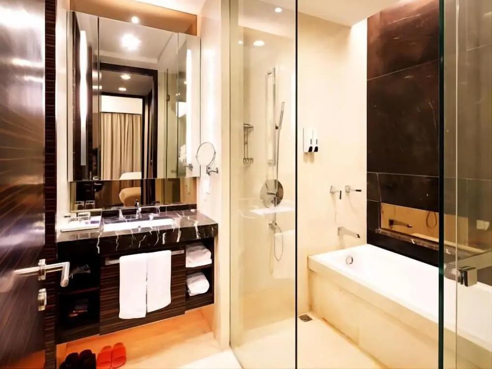 eStay Residence - Poly World Trade Center Guangzhou 0*
