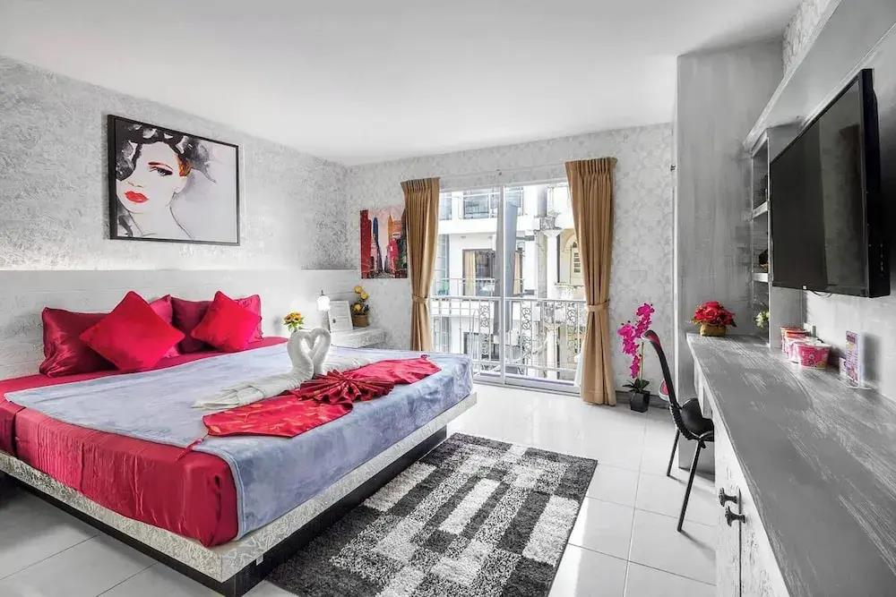 The Shades Hotel 50 meter Beach Front 3*