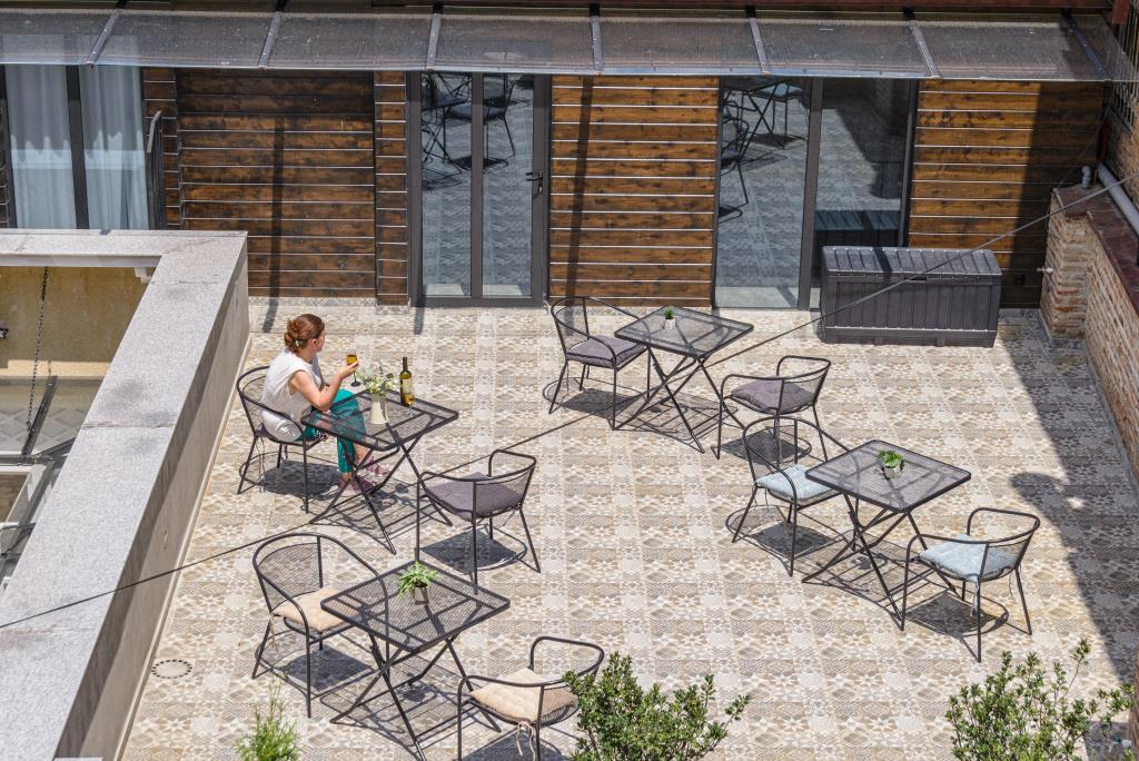 Hotel Araki SOLOLAKI 4*