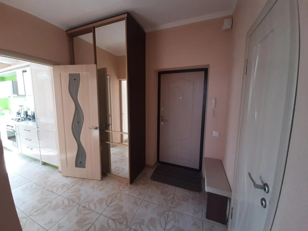 Dvukhkomnatnaya S Vidom Na More i Gory Flat 0*