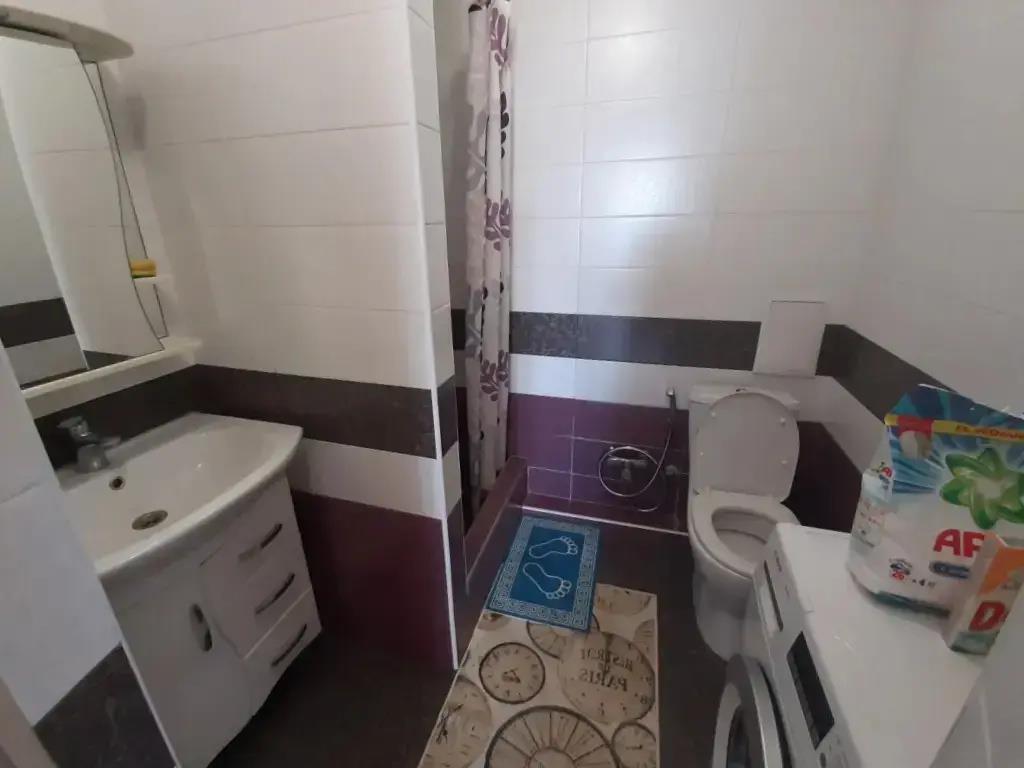 Dvukhkomnatnaya S Vidom Na More i Gory Flat 0*
