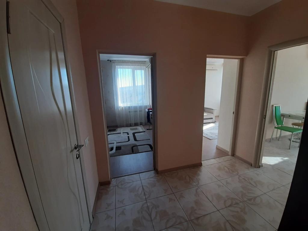 Dvukhkomnatnaya S Vidom Na More i Gory Flat 0*