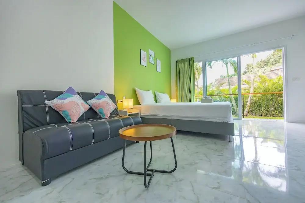 Karon Hotel  at 22 2*