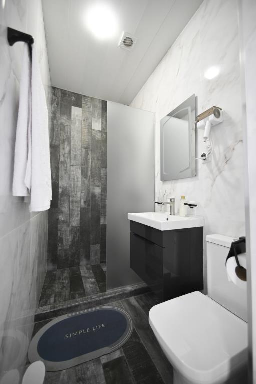 Mon Invite Hotel, Mini-Hotel 2*