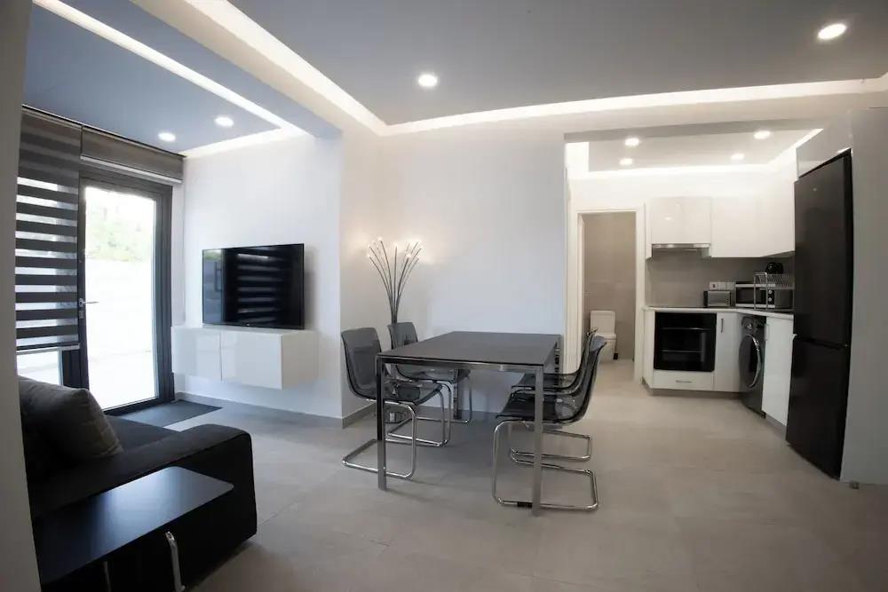 Phaedrus Living Luxury Mackenzie Flat 0*