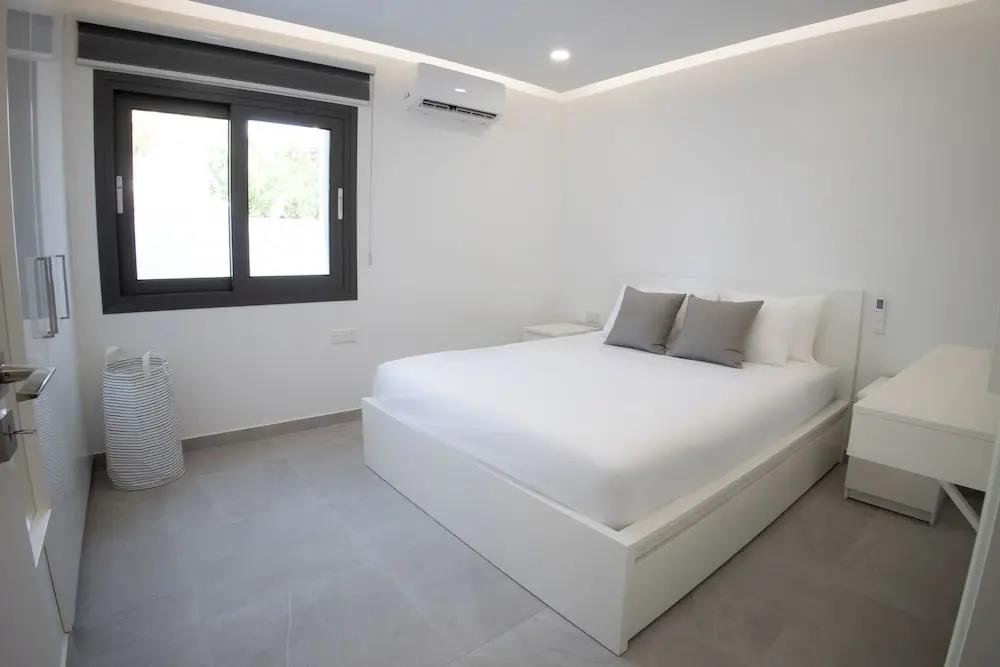 Phaedrus Living Luxury Mackenzie Flat 0*