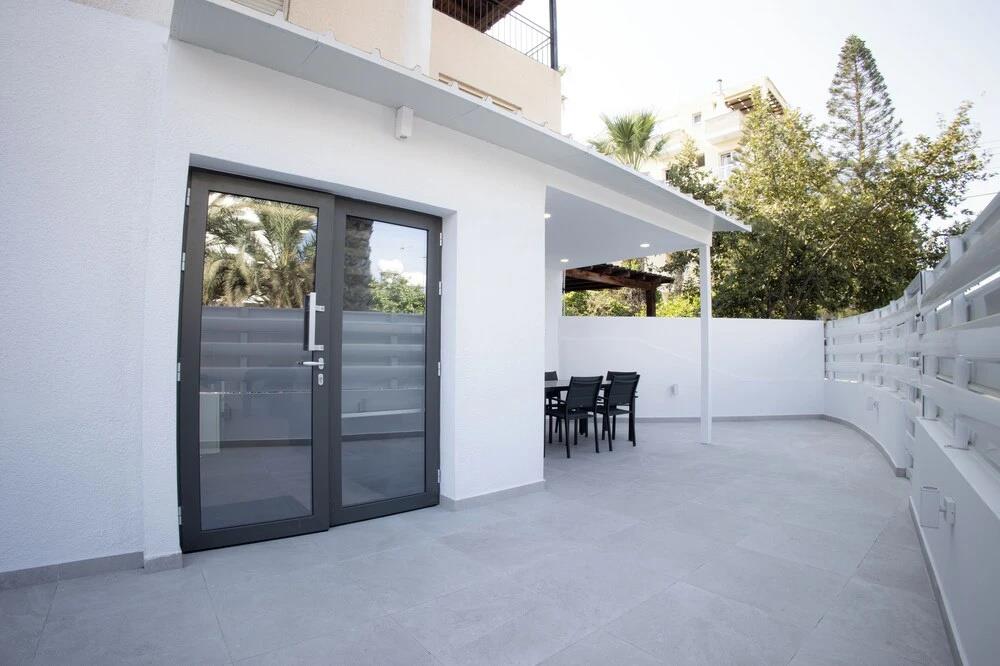 Phaedrus Living Luxury Mackenzie Flat 0*
