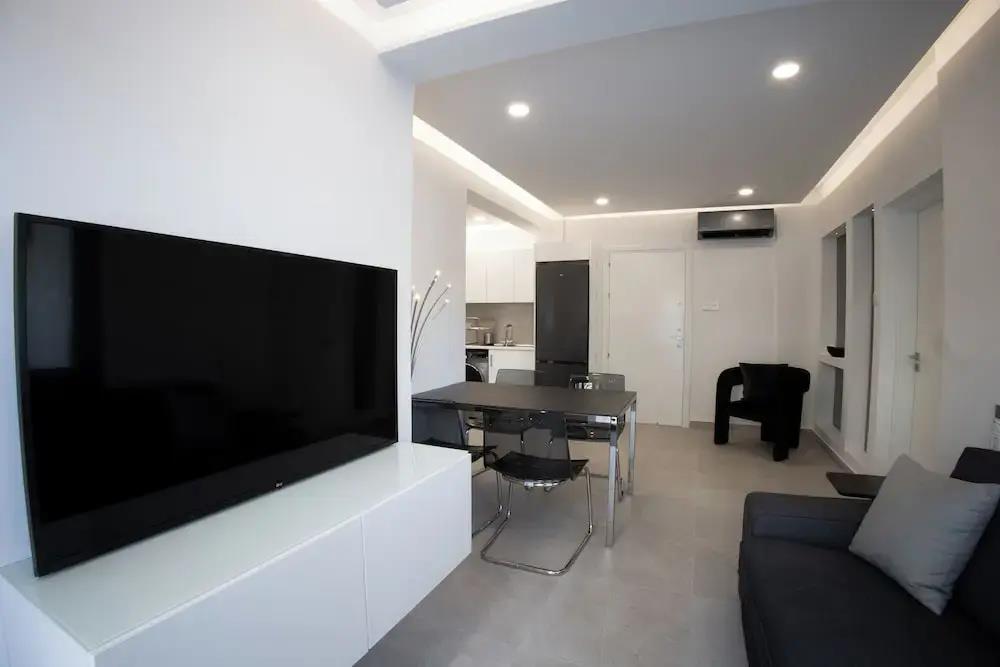 Phaedrus Living Luxury Mackenzie Flat 0*