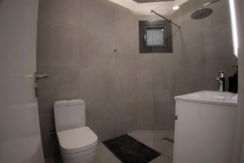 Phaedrus Living Luxury Mackenzie Flat 0*
