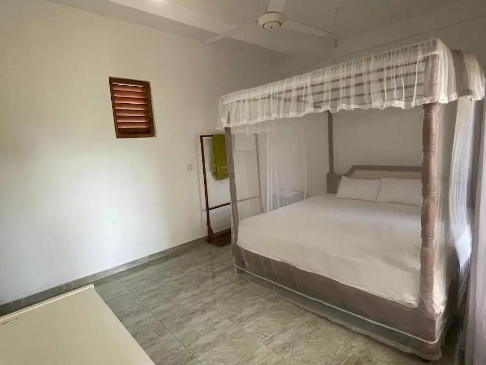 Lake View Homestay 3*