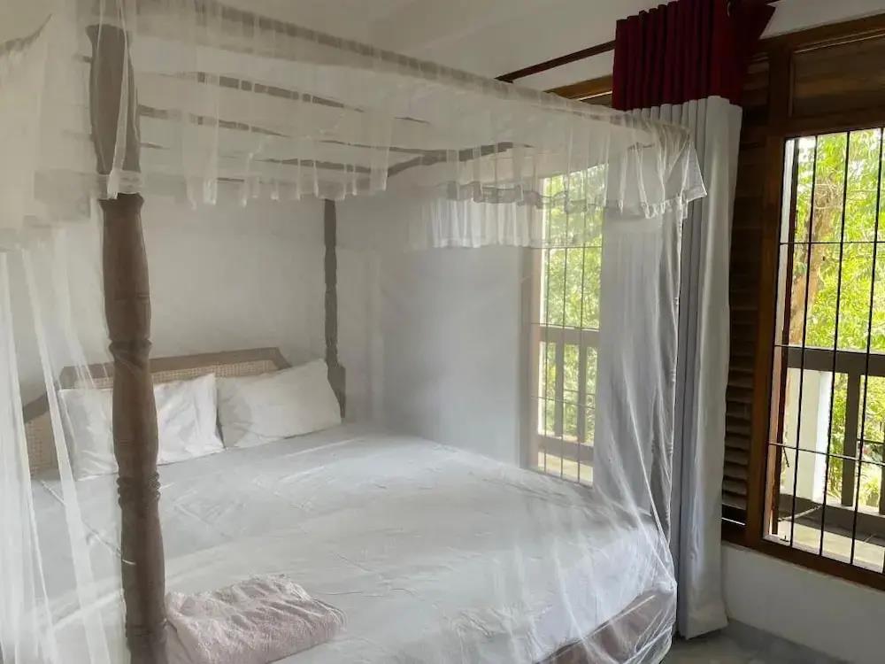 Lake View Homestay 3*