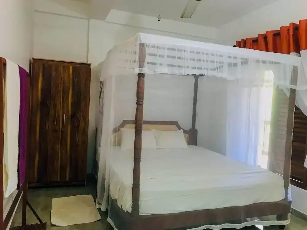 Lake View Homestay 3*