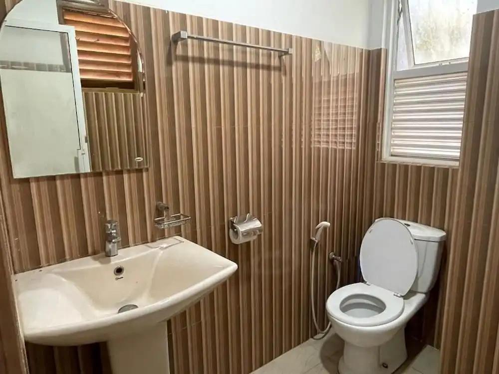 Lake View Homestay 3*