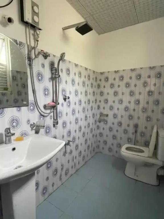 Lake View Homestay 3*