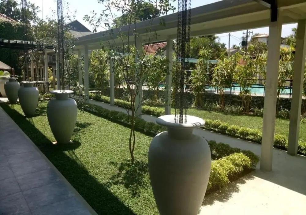 Garden Beach Hotel 3*