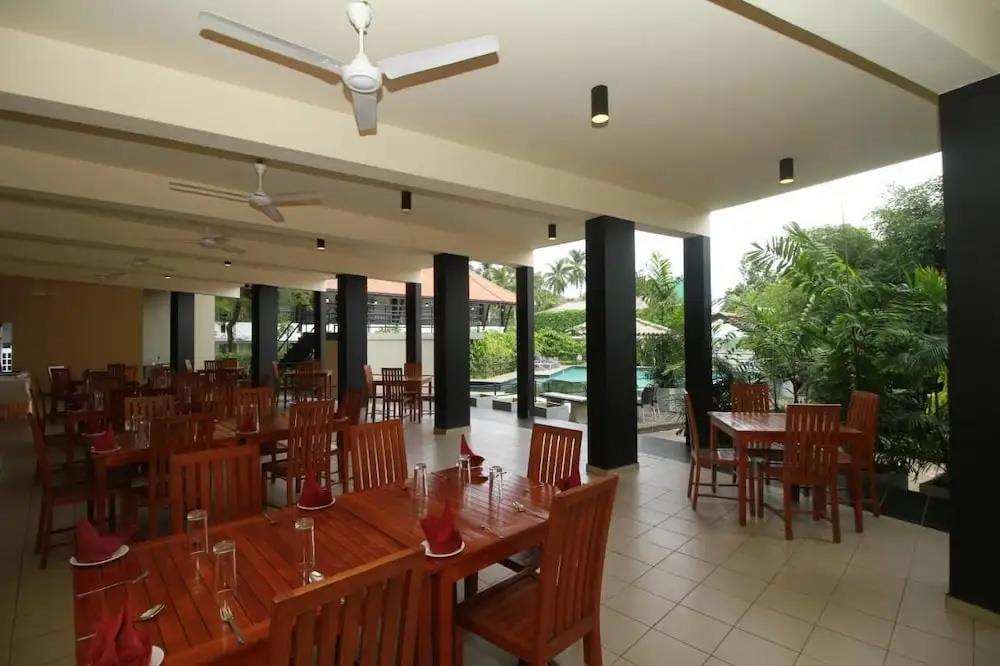 Garden Beach Hotel 3*