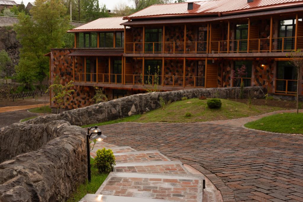 Hotel Red Bridge Yerevan 4*
