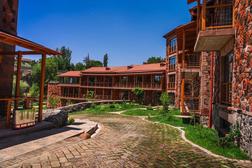 Hotel Red Bridge Yerevan 4*